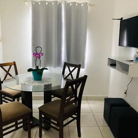 Apartamento Em Floripa -Muito Proximo Ao Aeroporto Lägenhet Florianópolis Exteriör bild