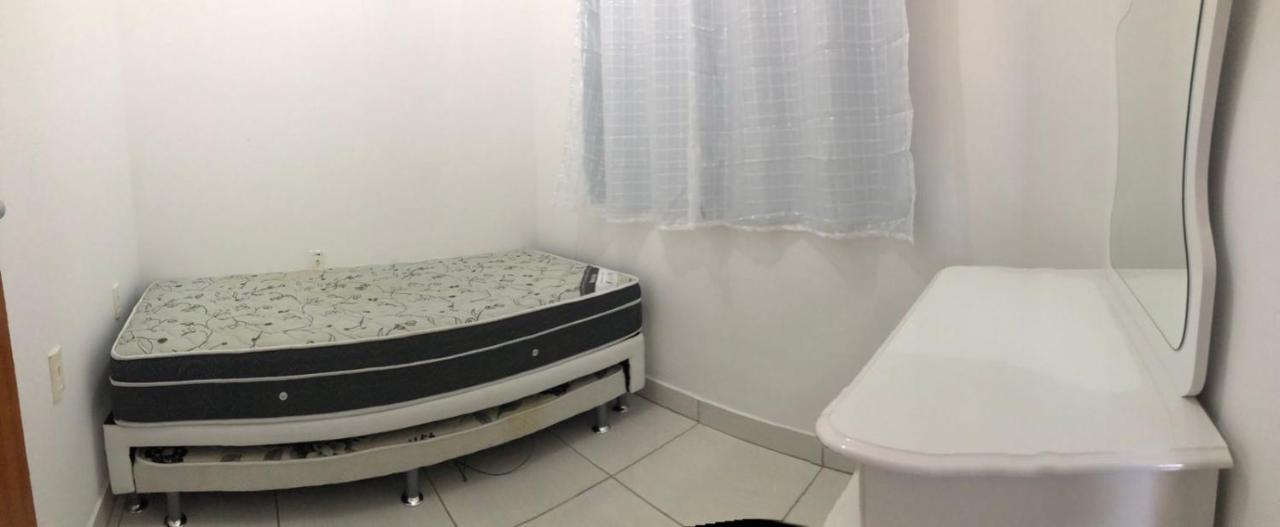 Apartamento Em Floripa -Muito Proximo Ao Aeroporto Lägenhet Florianópolis Exteriör bild